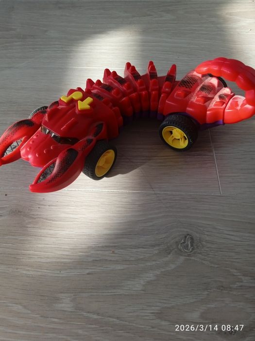 Skorpion jeździ/gra używany