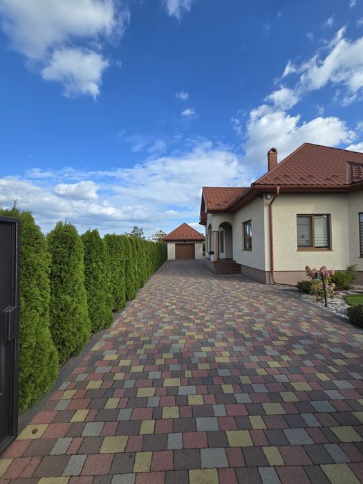 Продаж чудового одноповерхового будинку в передмісті Ужгорода с Холмок