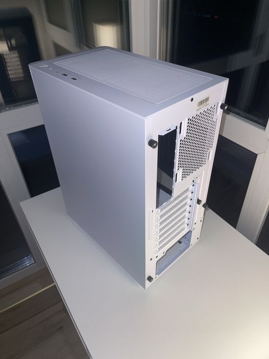 Корпус XPG Valor Mesh Tempered Glass