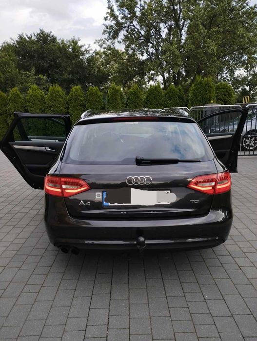 samochód audi a4 b8