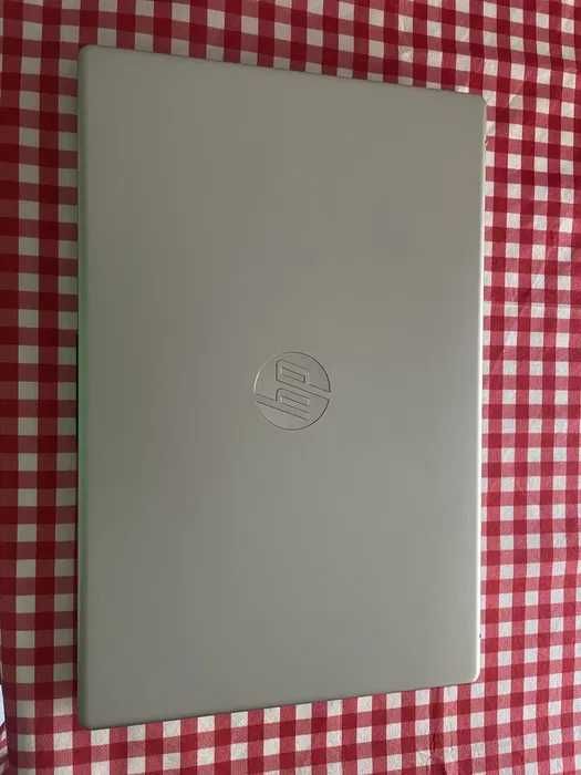 Portátil HP 15-fd1012np - Como Novo (Intel Ultra 5 125H, 32GB RAM, 1TB SSD)