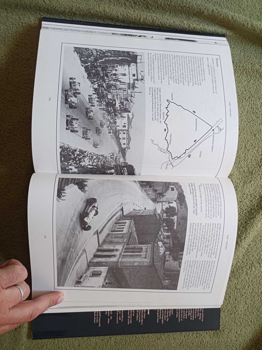 Livro Racing the Silver Arrows: Mercedes Benz versus , de Chris Nixon