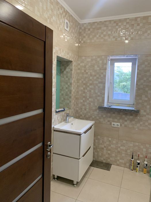 Здам окремий невеликий будинок у р-ні ботанічного саду зі всіма зручн.