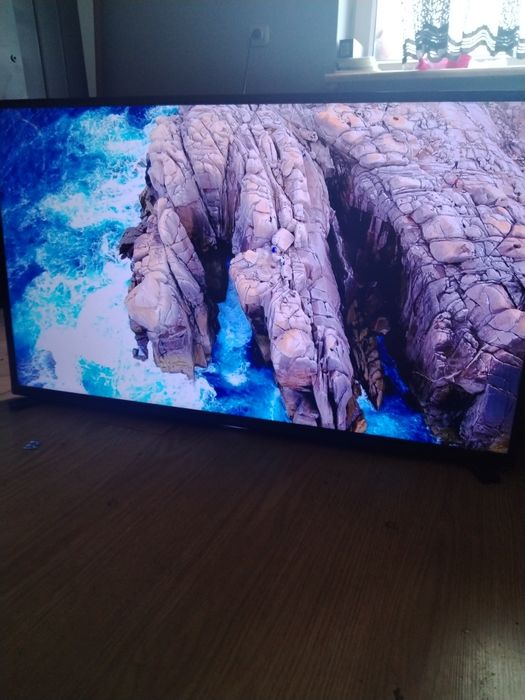 TV 42 cale Sharp 4K Android