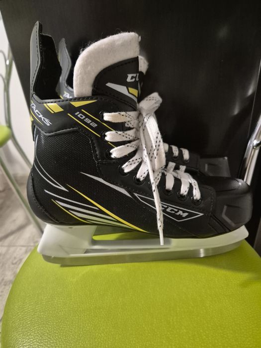 Łyżwy hokejowe CCM 1092