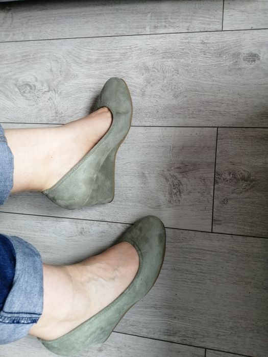 Mietowe buty r. 40