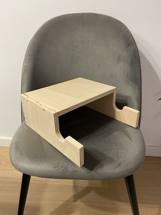 Suporte feito em madeira para pendurar bicicleta