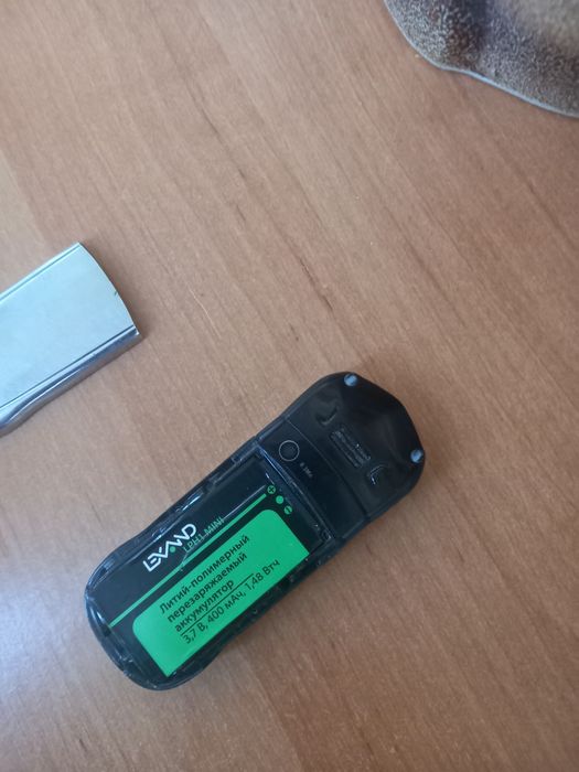 Продам мині телефон lexand