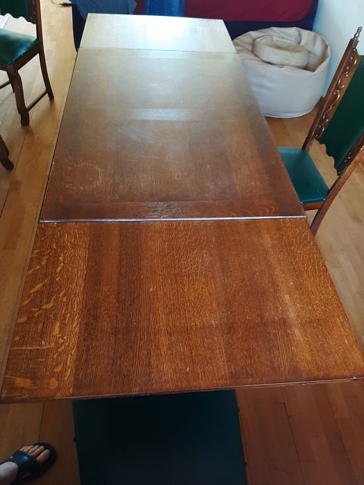 Piekny Stylowy Stół z Krzesłami