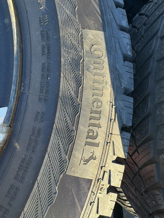 Комплект шипованной резины 225/65/16с Continental