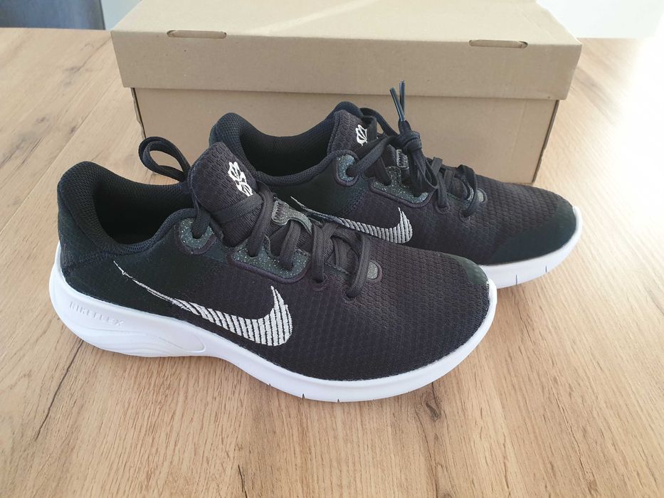 Buty treningowe, do biegania, Nike Flex Experience RN 11, rozmiar 37,5