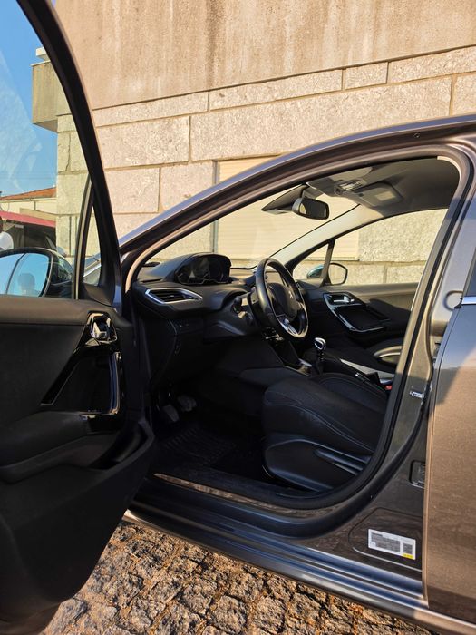 Peugeot 208 1.2 PureTech 110cv (2019) – Edição Especial