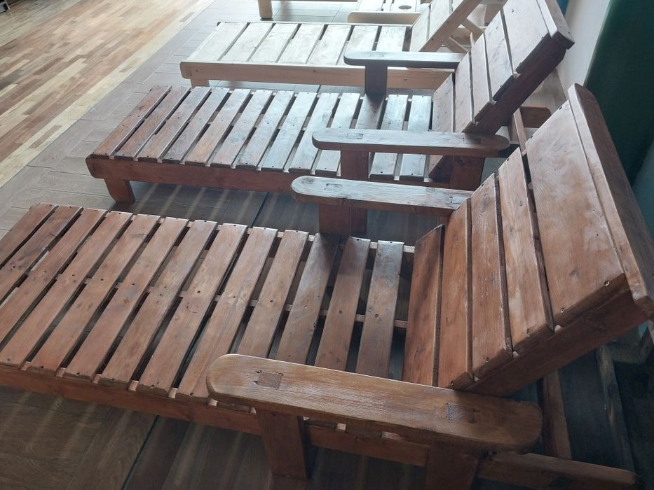 Espreguiçadeira de madeira