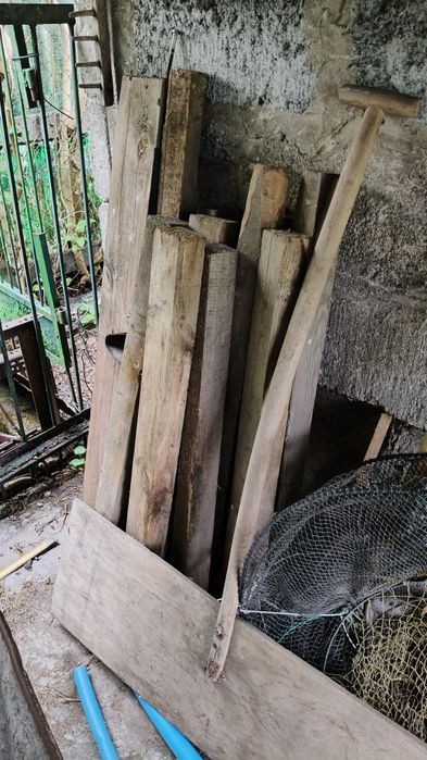 Belki okrągłe sosnowe, żerdzie, palisada – SUCHE, 3,5m (8 szt.), dodatek GRATIS - deski i kantówki