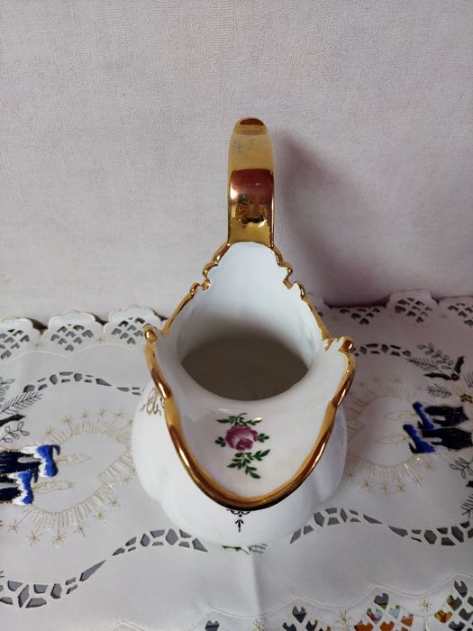 Кувшин для воды, для умывания.