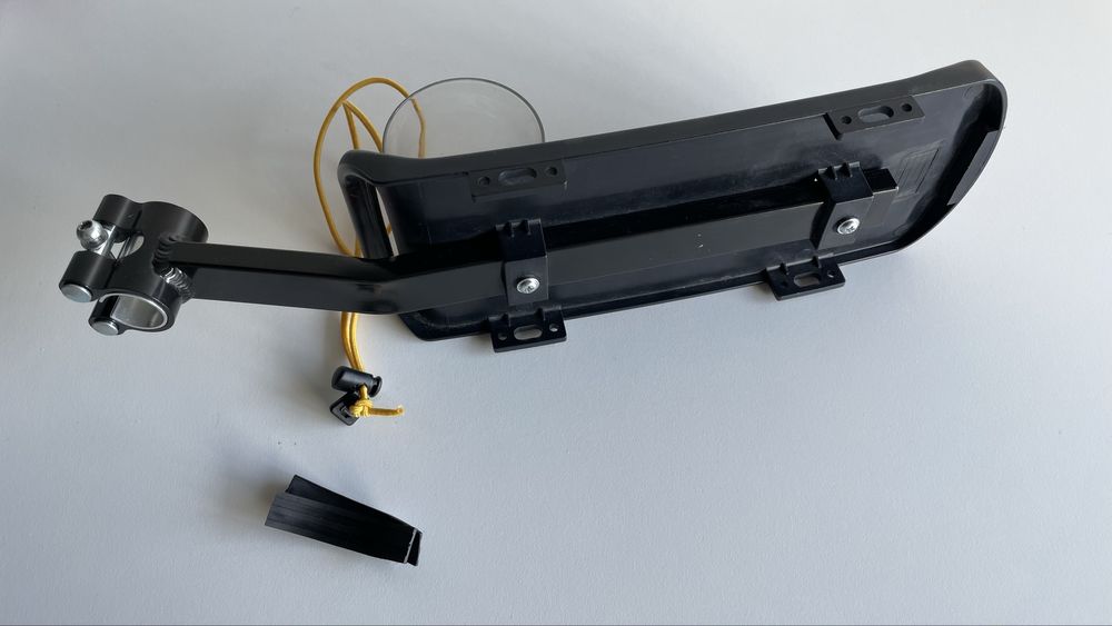 2 suportes para bicicletas e suportes para pneus