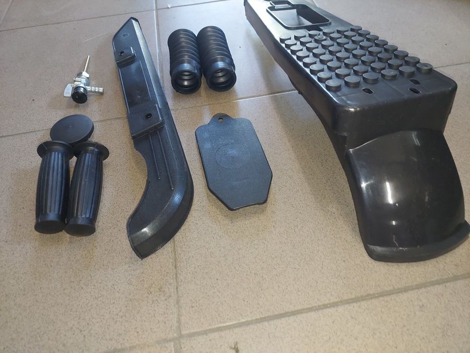 Nowy zestaw naprawczy plastiki oslony romet motorynka