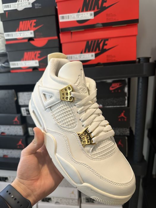 Jordan 4 Retro Metallic Gold