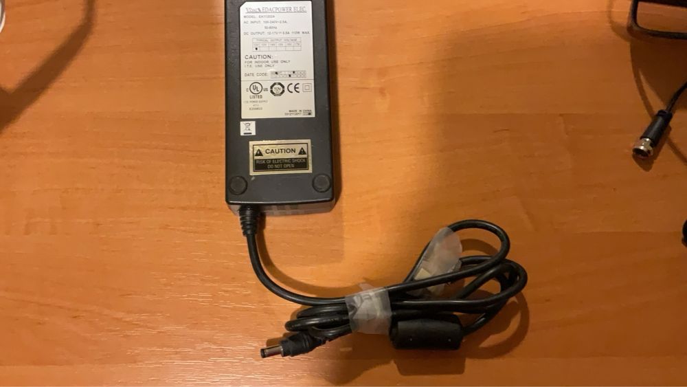 Зарядний пристрій 12v, 19v, 20v, 24v, 32v, 36v