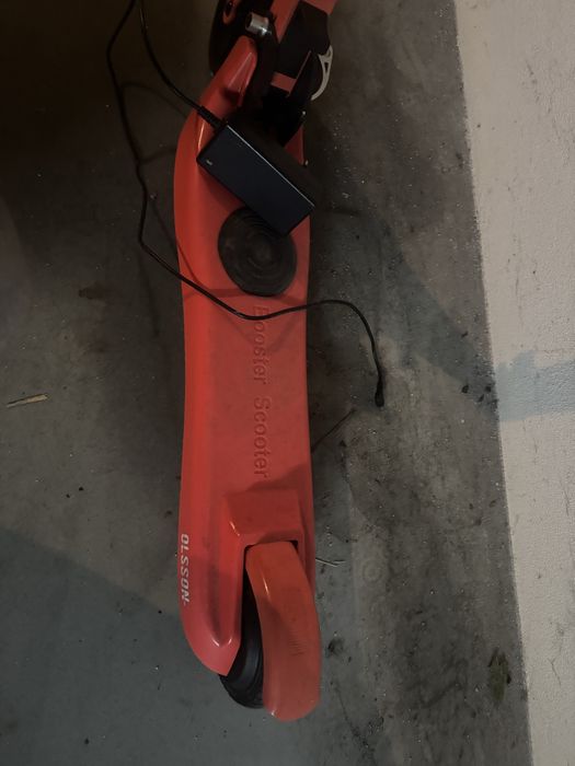Trotinete eletrica criança com capacete