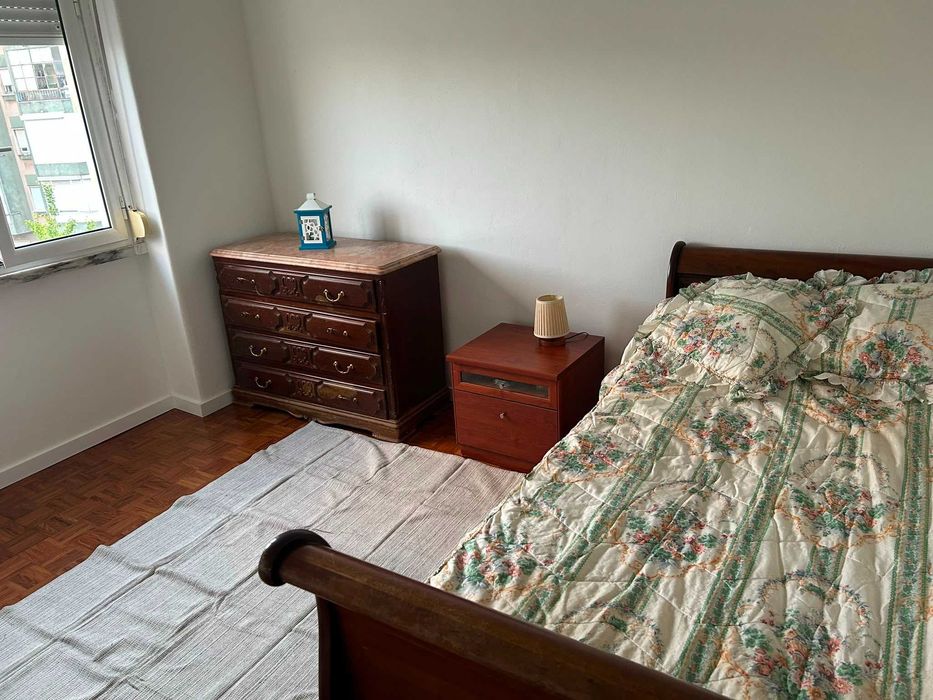 Quarto para arrendar com boa localização e boas condições