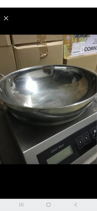 Placa de Indução p/ wok semi esférica 3500W
Wok 36cm semi esférica trimetral 
(Só foi utilizado 2 vezes)