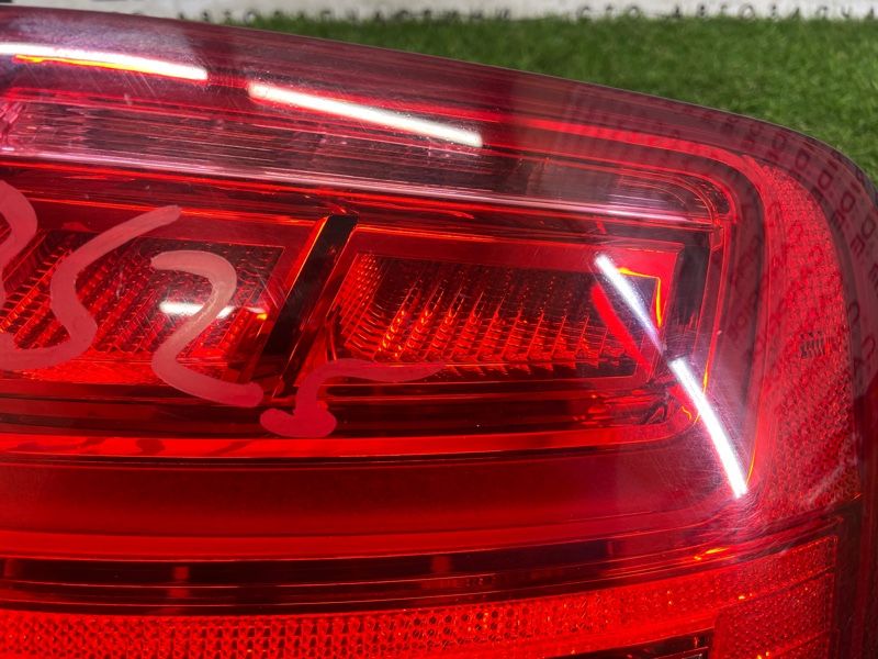 Задний фонарь правый AUDI A8 D4 4.2 CDRA 2011