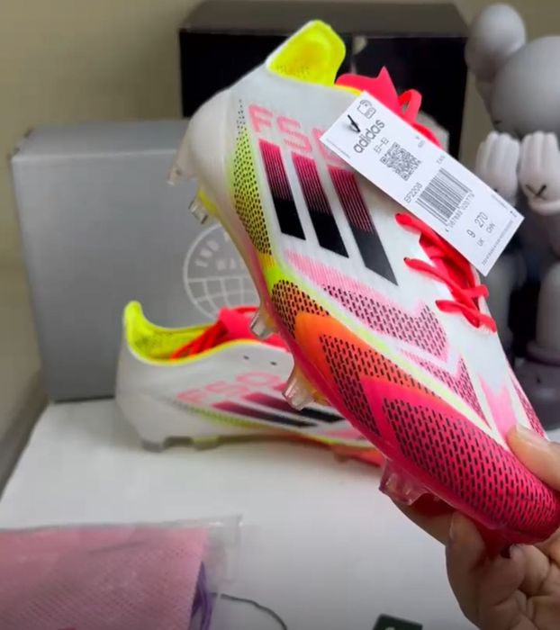 Chuteira adidas F50