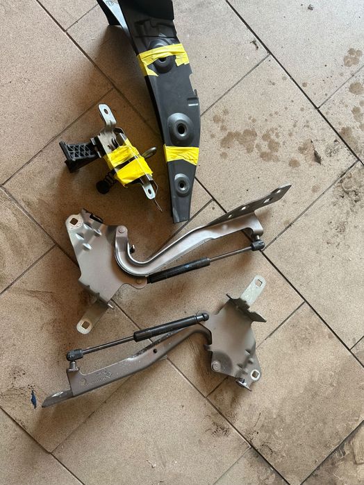 Кріплення капоту Renault Scenic 654000004R