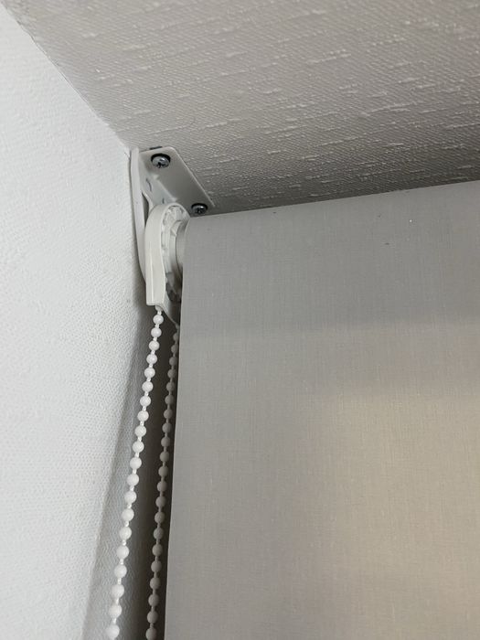 Продам екран для проєктора (166 см)