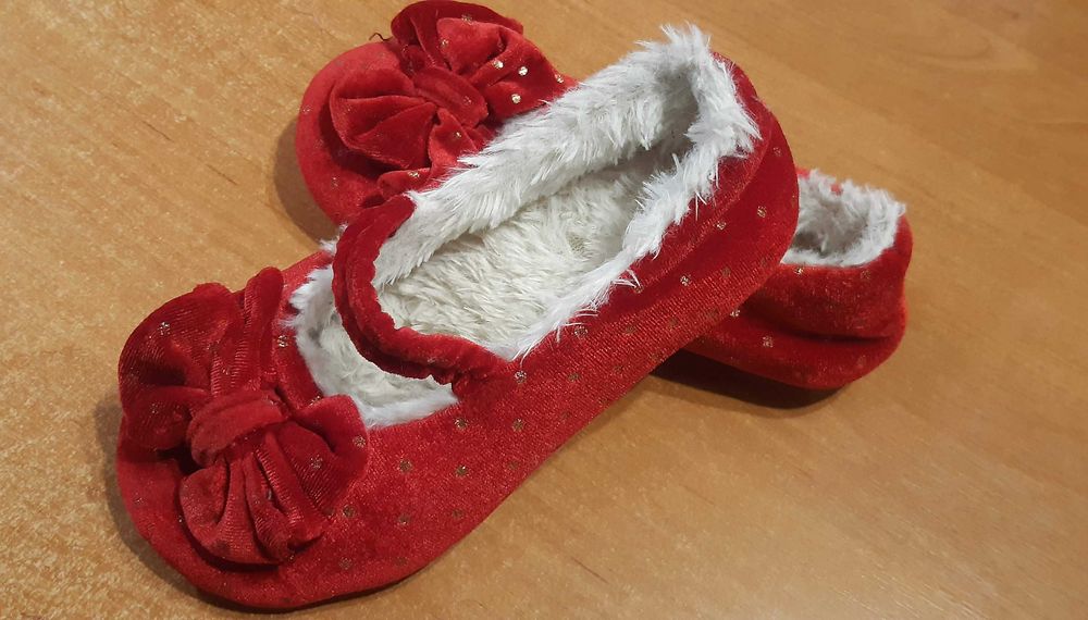 Kapcie dziewczęce futerkowe czerwone rozmiar 28/29