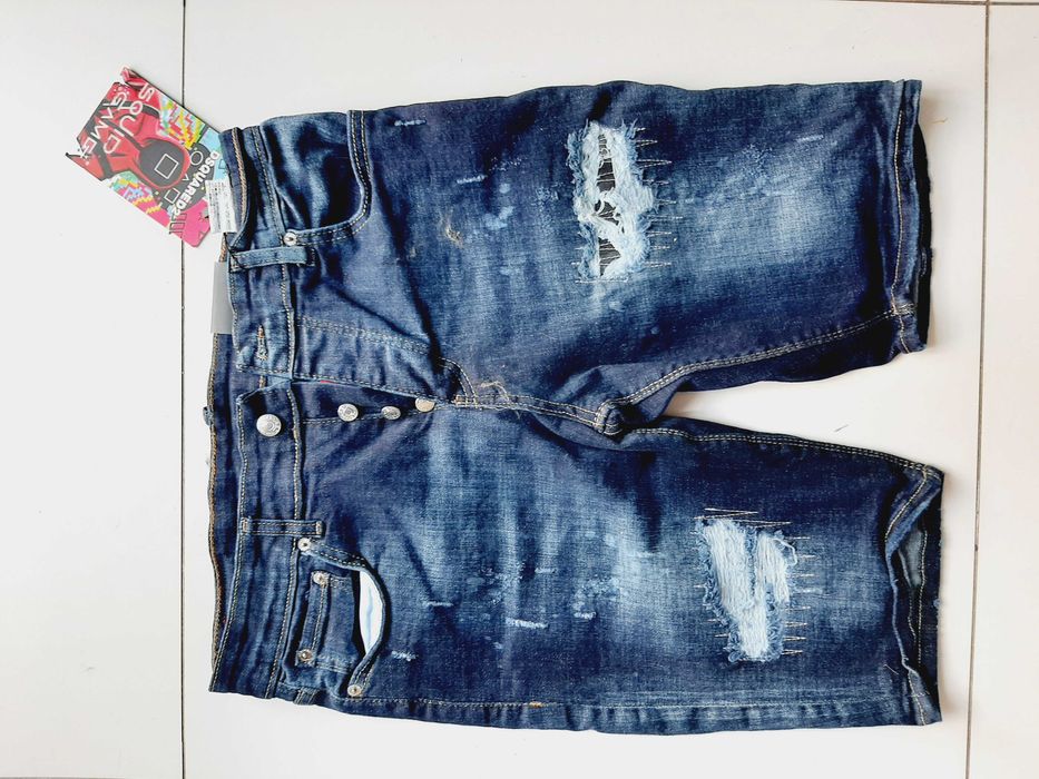 Spodenki jeans marki Dsquared 2 Nowy model