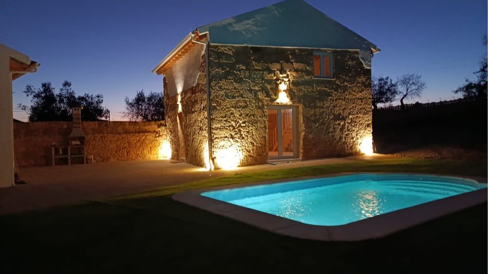 Moradia T2 com anexo T1, Logradouro e Piscina em Santos , Santarem