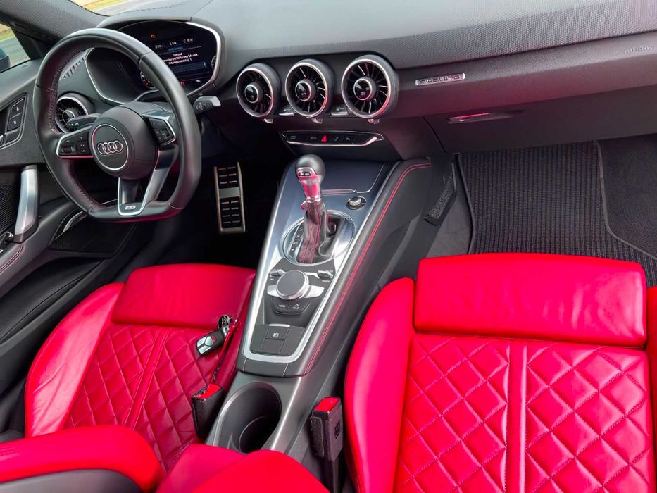 Audi TT quattro      2018