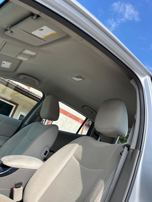 Nissan leaf з підігрівом і сонячною панелью