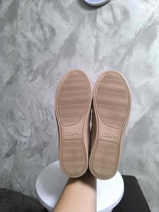 Жіночі замшеві сліпони Clarks