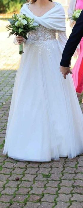 Piękna suknia ślubna