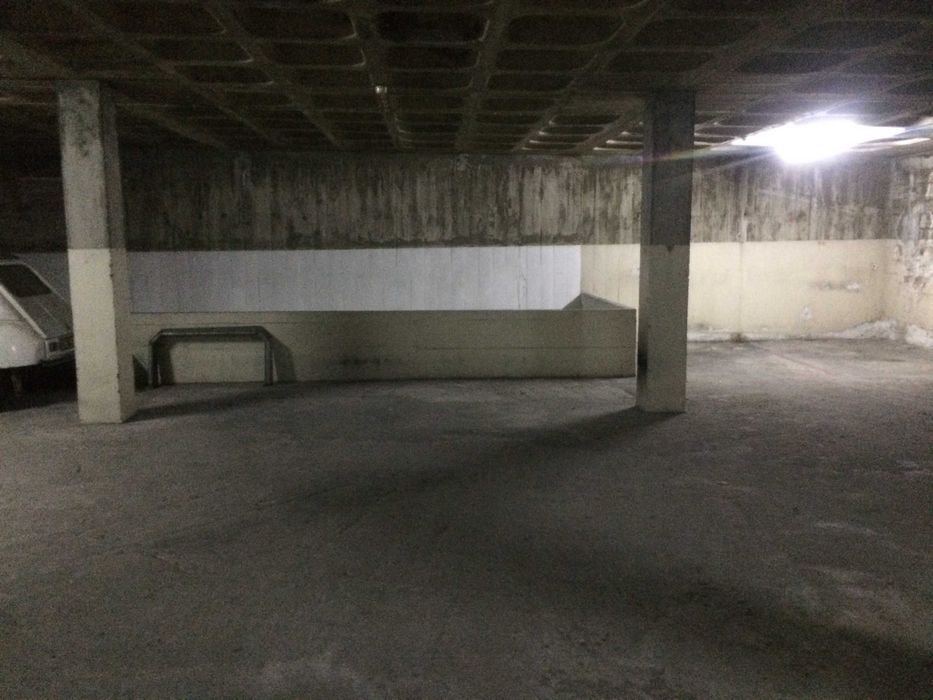 Arrenda-se Lugar de Garagem Estacionamento Pinhais da Foz - Nevogilde e Foz do Douro Marechal Gomes da Costa