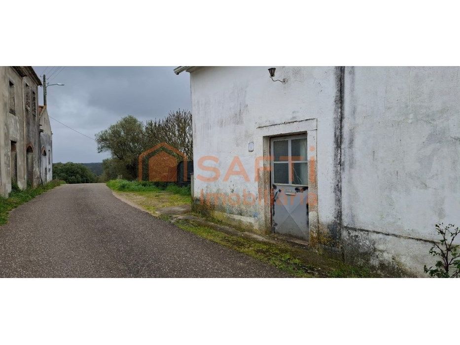 Casa T1 nos arredores de Almoster, Santarém - Oportunidade Única em...