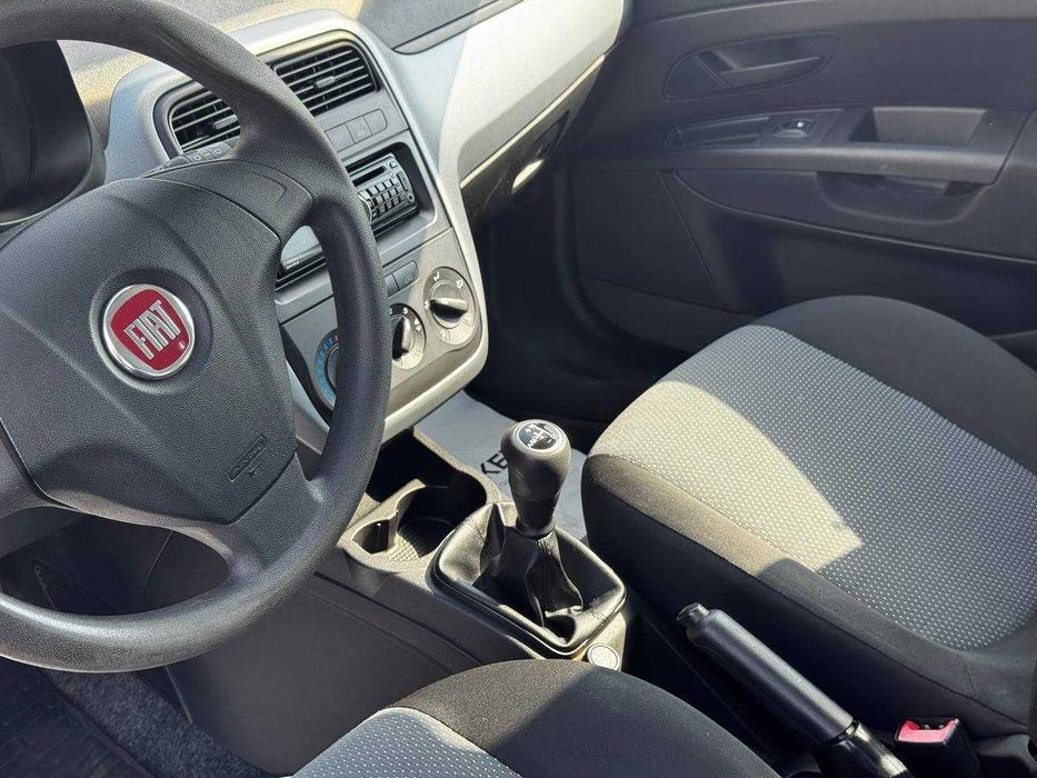 Автомобіль FIAT GRANDE PUNTO 1.4 Бензин