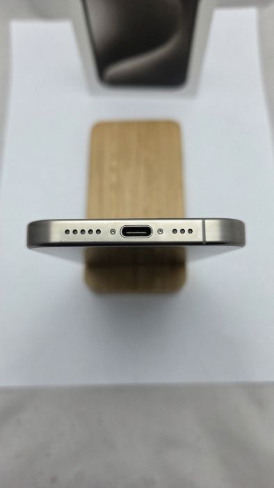 Telefon iPhone 15 Pro 128GB stan idealny bateria 89% bez ryski
