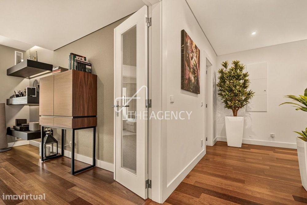 T3 Duplex na Quinta da Marinha: A Definição de Luxo e Exclusividade em