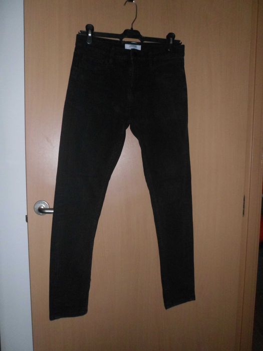 calças para homem da marca DENIM ESSENTIALS