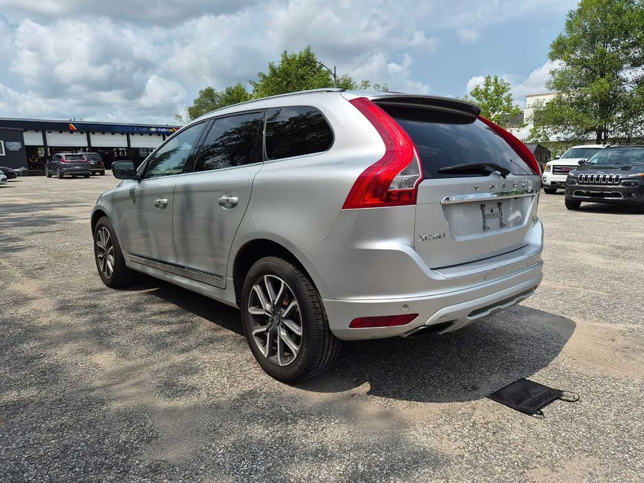 Volvo XC60      2017