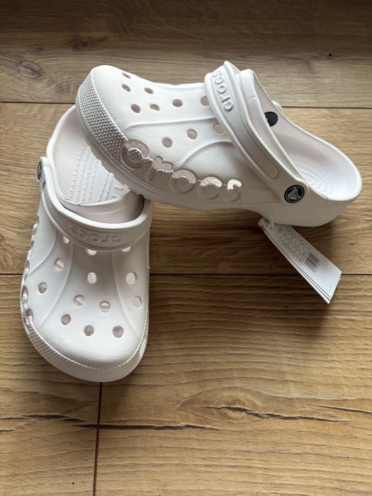 Biale klapki crocs na lato 37-38