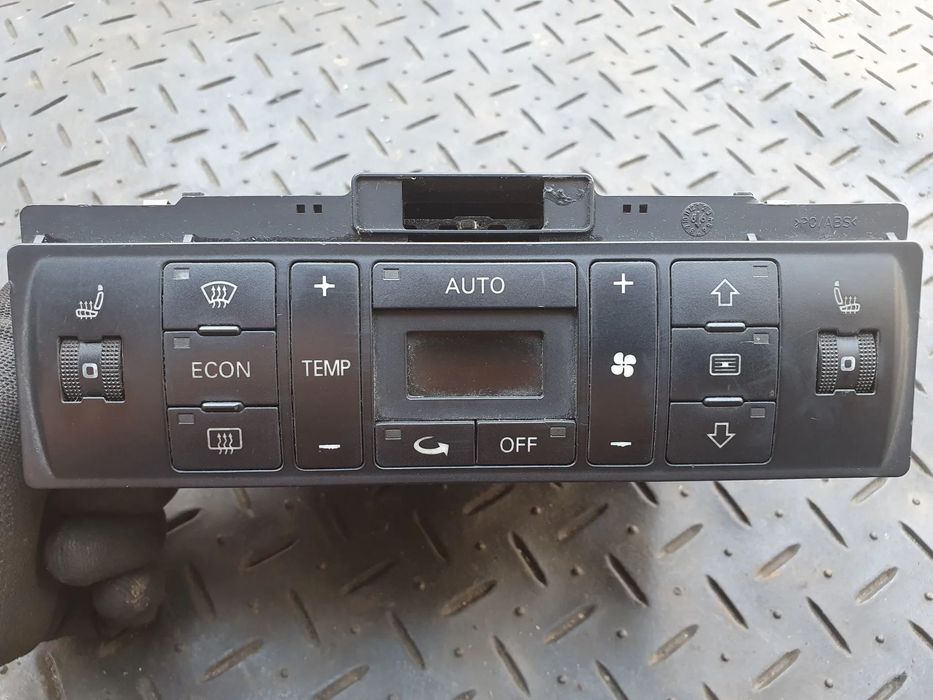 AUDI A4 B5 PANEL STEROWANIA NAWIEWU KLIMATYZACJI 8D0820043N + WTYCZKI INSTALACJA