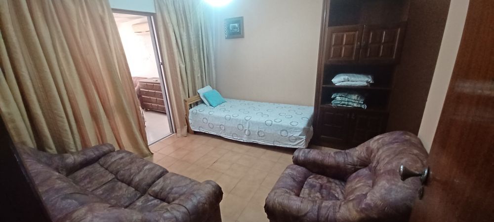 Apartamento T1  tranformado em T3  Penha em Faro perto universidade, H