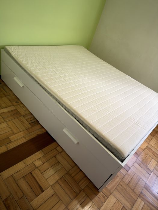 Cama com arrumaçao ikea