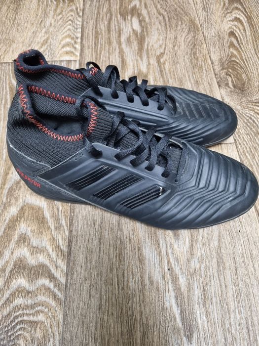Футбольне взуття оригінальні сороконіжки Adidas Nike вибір
