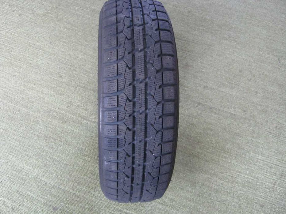Одна зимова шина TOYO 165x65 r14 протектор 6мм.
